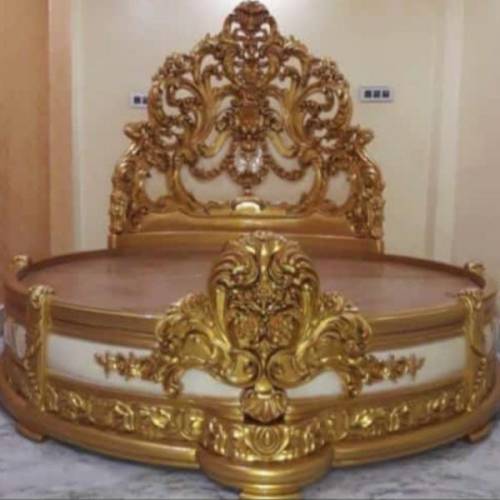 Carved Wooden Round Luxurious Bed Manufacturers in Saharanpur
